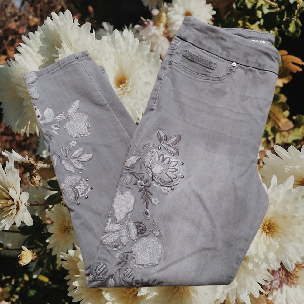 Chico's Gray Floral Embroidered Jeggings